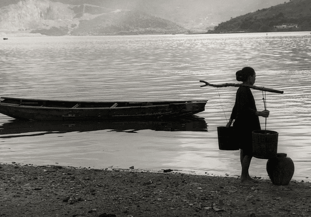 Richard Yee: Between Two Shores